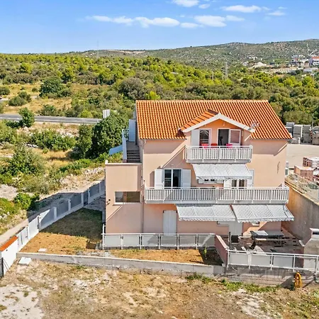 2 Bedroom Cozy In * רוגוזניצה