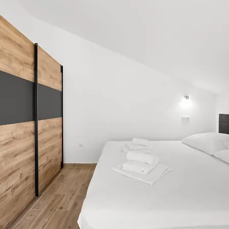 דירה 2 Bedroom Cozy In
